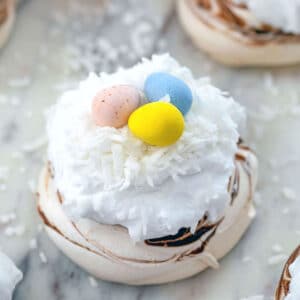 Mini Easter Pavlovas